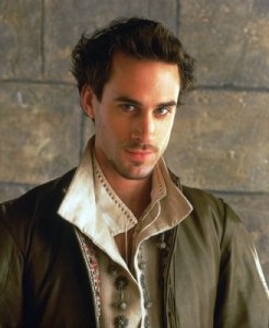 Joseph Fiennes como Robert Dudley.