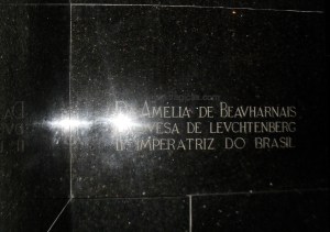 Detalhe da Inscrição que marca o repouso final de D. Amélia de Leuchtenberg.