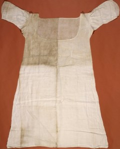 Camisola usada por Maria Antonieta, durante o período em que ela esteve presa na Conciergerie.